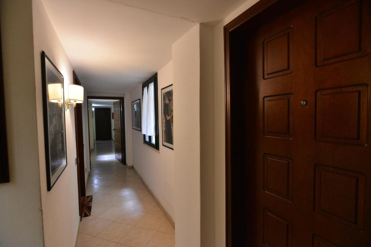 Izzhome City Center Cozy Cagliari Eksteriør billede